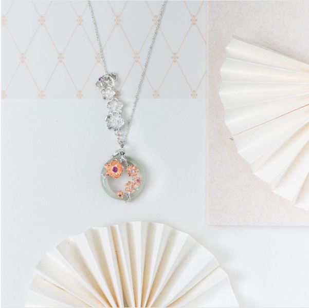 Image of a neck-chain with sakura flower designs