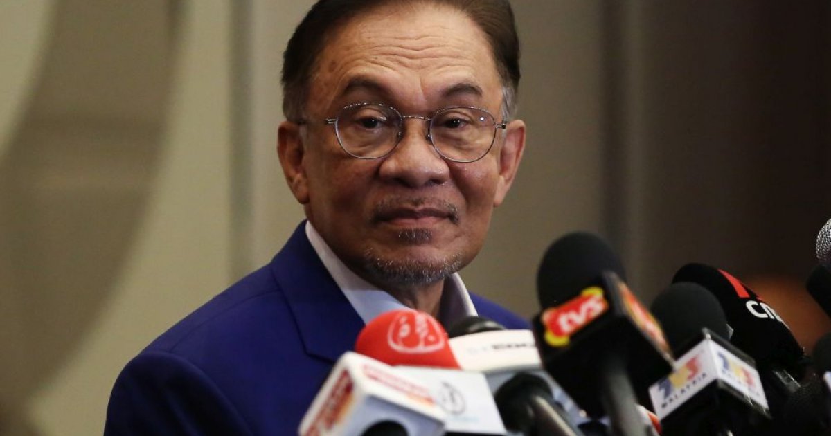 has-the-sun-set-on-anwar’s-time-as-opposition-chief?