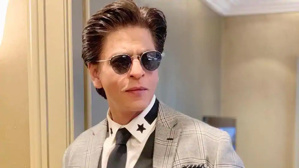 when-shah-rukh-khan-opened-up-on-his-parents’-deaths:-‘i-didn’t-know-what-to-do,-empty-house-without-them-used-to-come-to-bite-us’