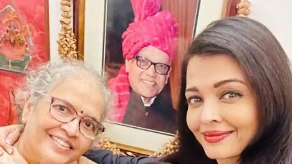 aishwarya-rai-bachchan-posts-pic-with-mother-vrinda-and-aaradhya-on-her-parents’-51st-anniversary,-see-here