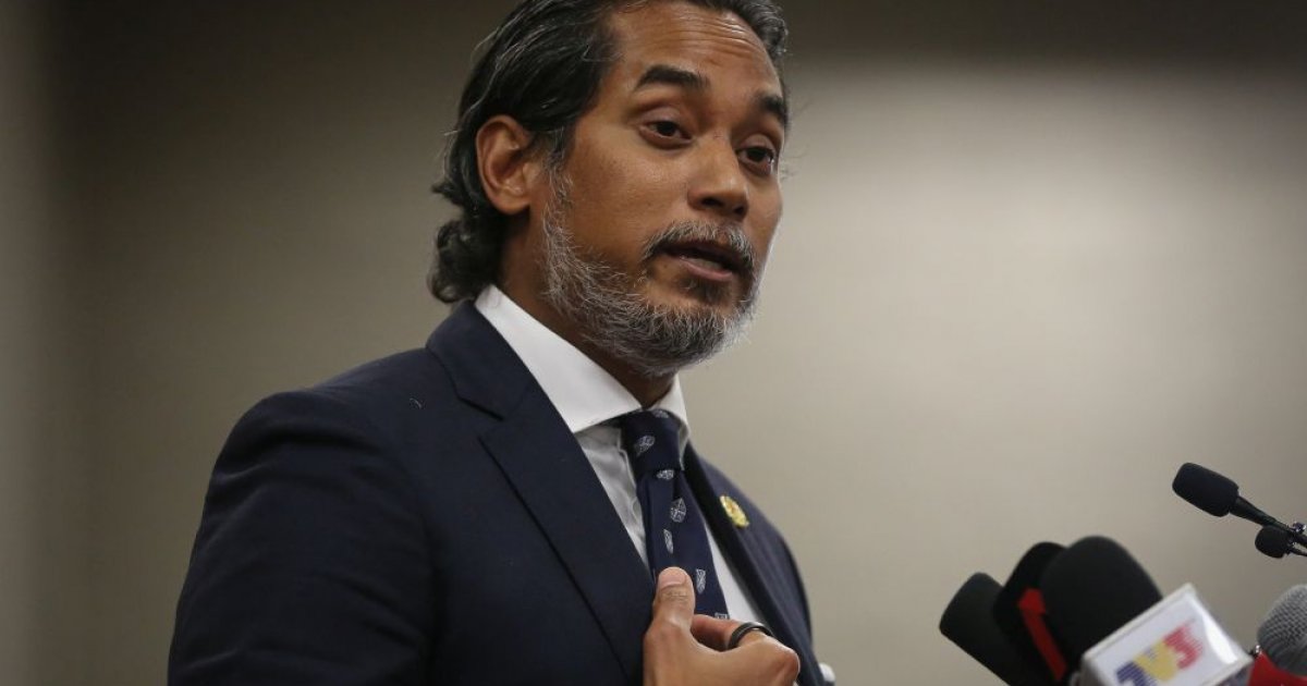 khairy:-any-disruption-in-covid-19-vaccine-rollout-could-put-economy-at-risk