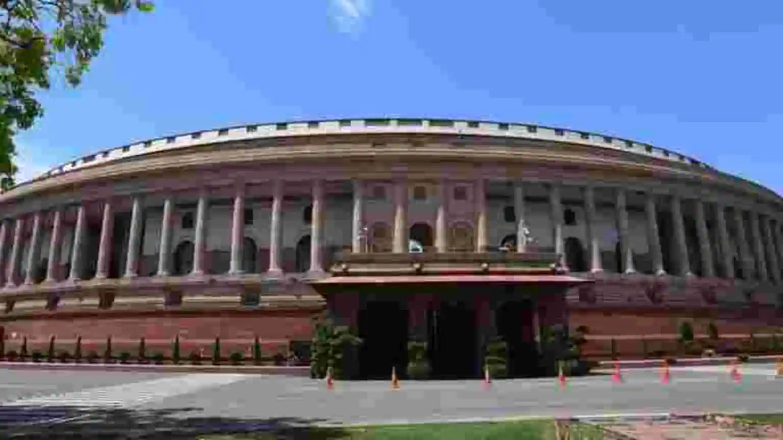 nearly-half-of-all-mps-eligible,-likely-to-get-jab-before-phase-2-of-budget-session