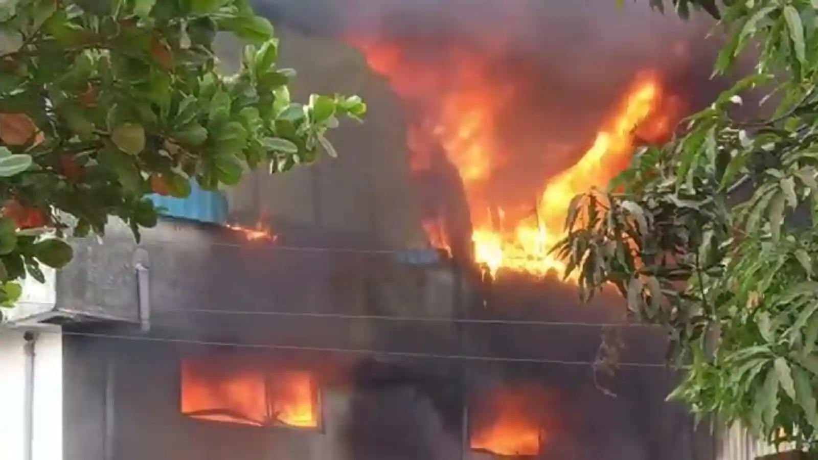 major-fire-in-a-plastic-company-in-maharashtra’s-thane