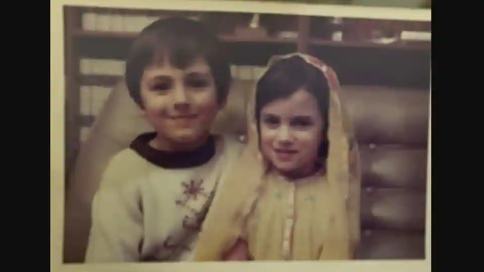 safia-abdullah-khan-posts-throwback-pic-of-omar-abdullah,-he-shares-witty-reply