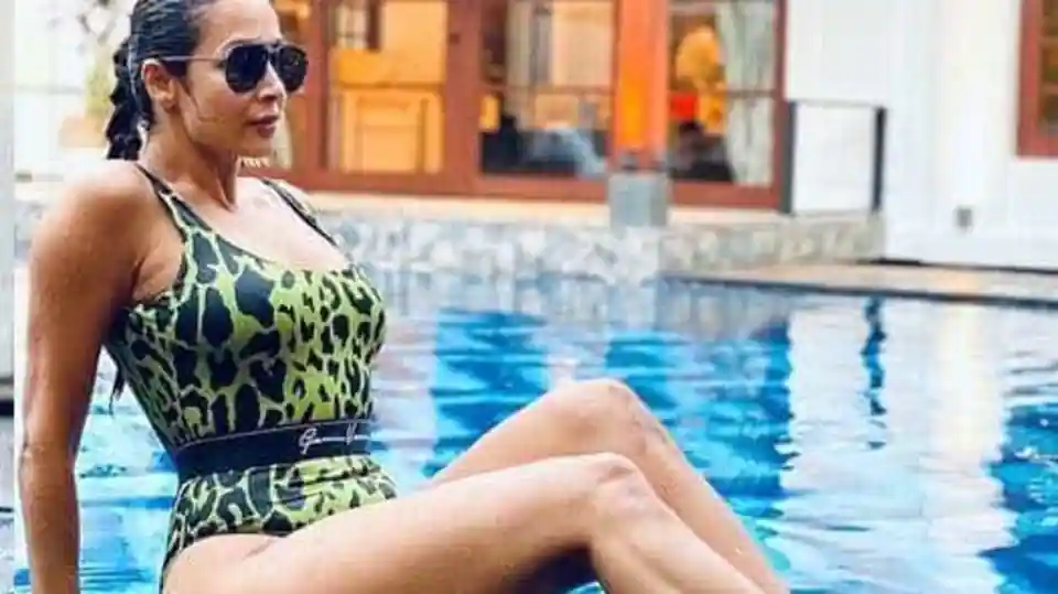 malaika-arora-signals-arrival-of-summers-with-stunning-swimsuit-pic,-see-here
