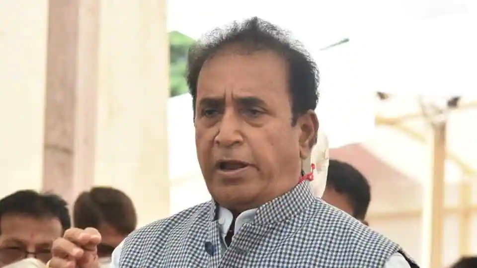 news-updates-from-ht:-bjp-steps-up-pressure-on-uddhav-thackeray-to-act-against-anil-deshmukh-and-all-the-latest-news