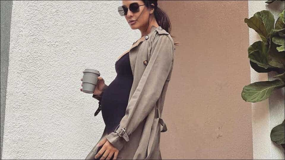 mom-to-be-lisa-haydon-adds-to-sultry-maternity-fashion-in-rrs.r9k-bumpsuit