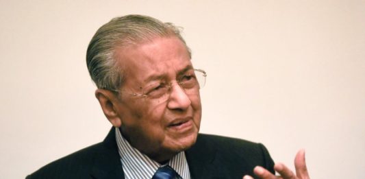 dr-mahathir:-muhyiddin-may-call-early-elections-so-he-won’t-have-to-contest-against-muda-and-pejuang