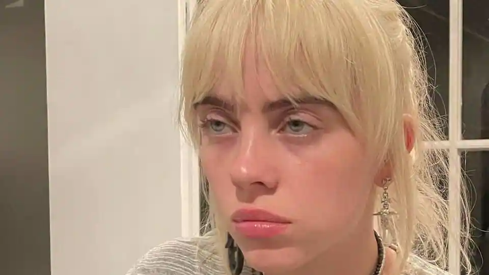 billie-eilish-kept-her-blonde-hair-transformation-under-wraps-for-months