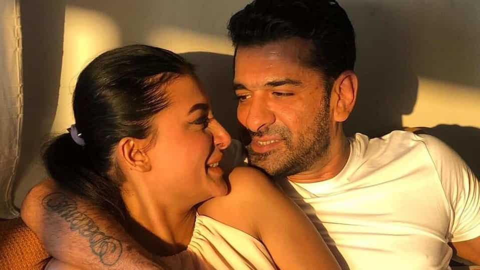 eijaz-khan-crashes-pavitra-punia’s-instagram-live,-says-his-‘mouth-is-watering’-for-kebabs-made-by-her