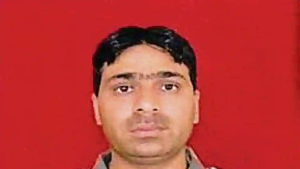 back-home-on-leave,-army-jawan-shot-dead-by-terrorists