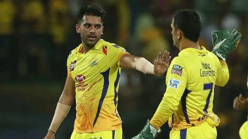 ‘no-we’re-not-reviewing’:-ms-dhoni-explains-why-he-turned-down-deepak-chahar’s-plea-for-a-drs-in-pbks-vs-csk-ipl-match