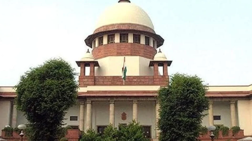 will-treat-action-by-states-against-people’s-appeals-on-social-media-as-‘contempt-of-court’:-sc-at-covid-19-hearing