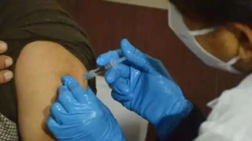 mumbai-rolls-out-vaccine-for-18+,-mayor-says-‘don’t-go-unless-you-get-message’