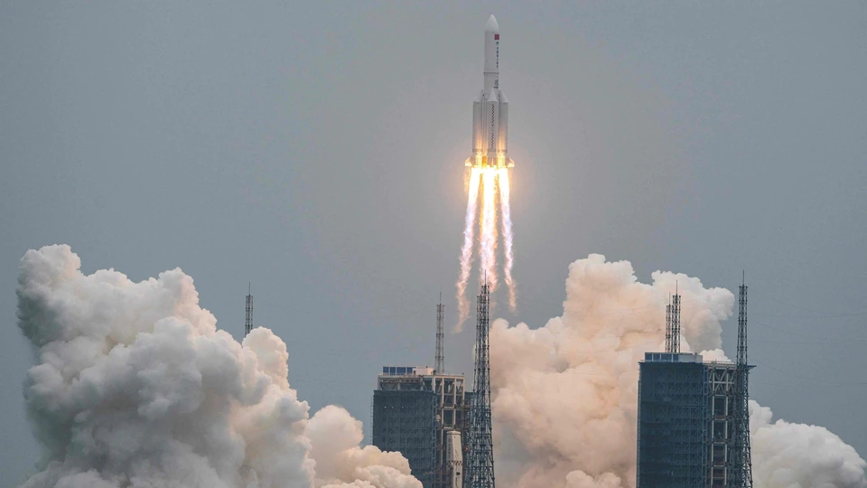 us-hits-out-as-chinese-rocket-debris-hits-earth