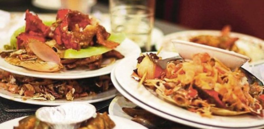 food-bloggers-now-banned-from-livestreaming-binge-eating-in-china,-fines-for-those-who-waste-food