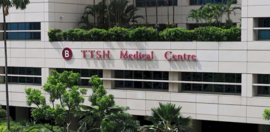 singapore-woman,-27,-dies-at-ttsh-after-she-was-found-lying-unconscious-at-escalator-lobby
