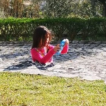 can-you-spot-the-rest-of-this-girl-in-the-image?-post-may-leave-you-confused
