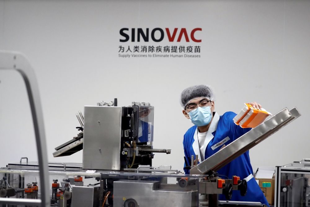 fearing-global-shortage,-pharmaniaga-set-to-bring-in-10-million-doses-of-sinovac-vaccine