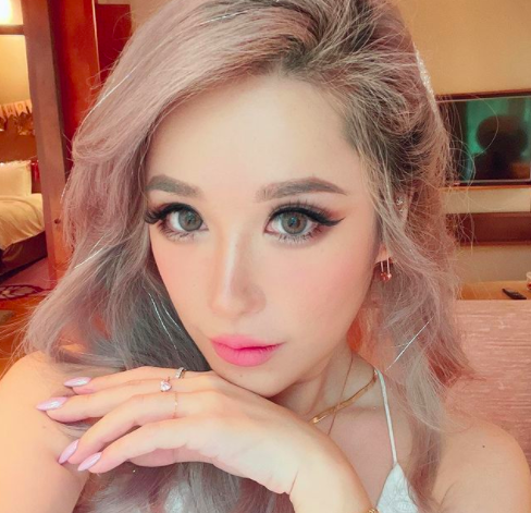 Influencer Xiaxue Joins CHARIS' Celebrity Adventure in South Korea