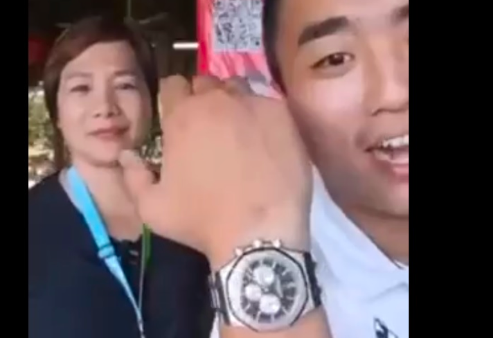 Property agent & partner say sorry for rubbishing Grab drivers, delivery riders on live stream