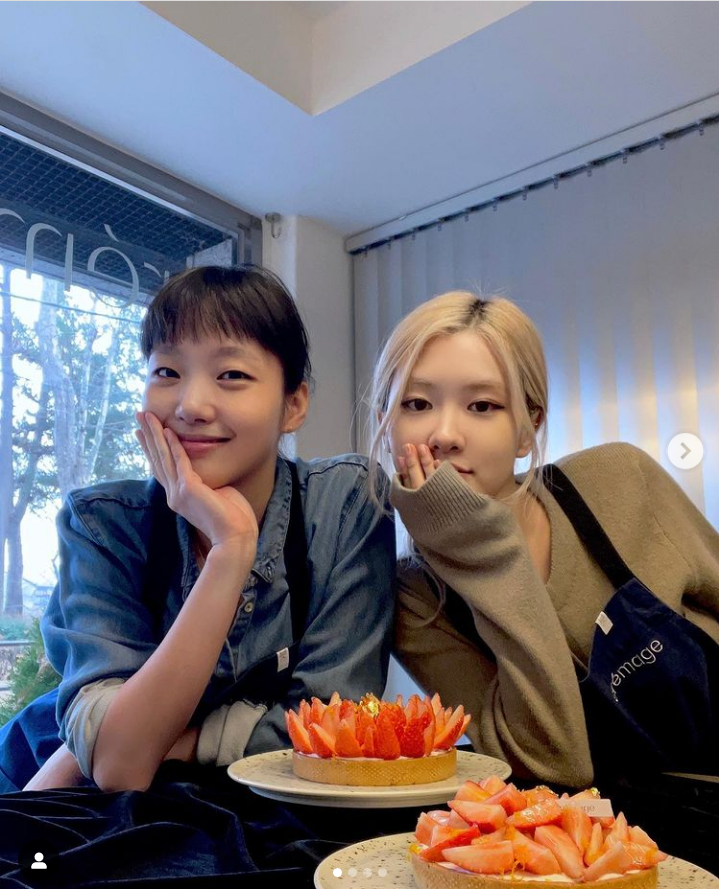 BLACKPINK’s Rosé sends a coffee truck to Kim Go Eun on the set of 'Yumi’s Cells 2'