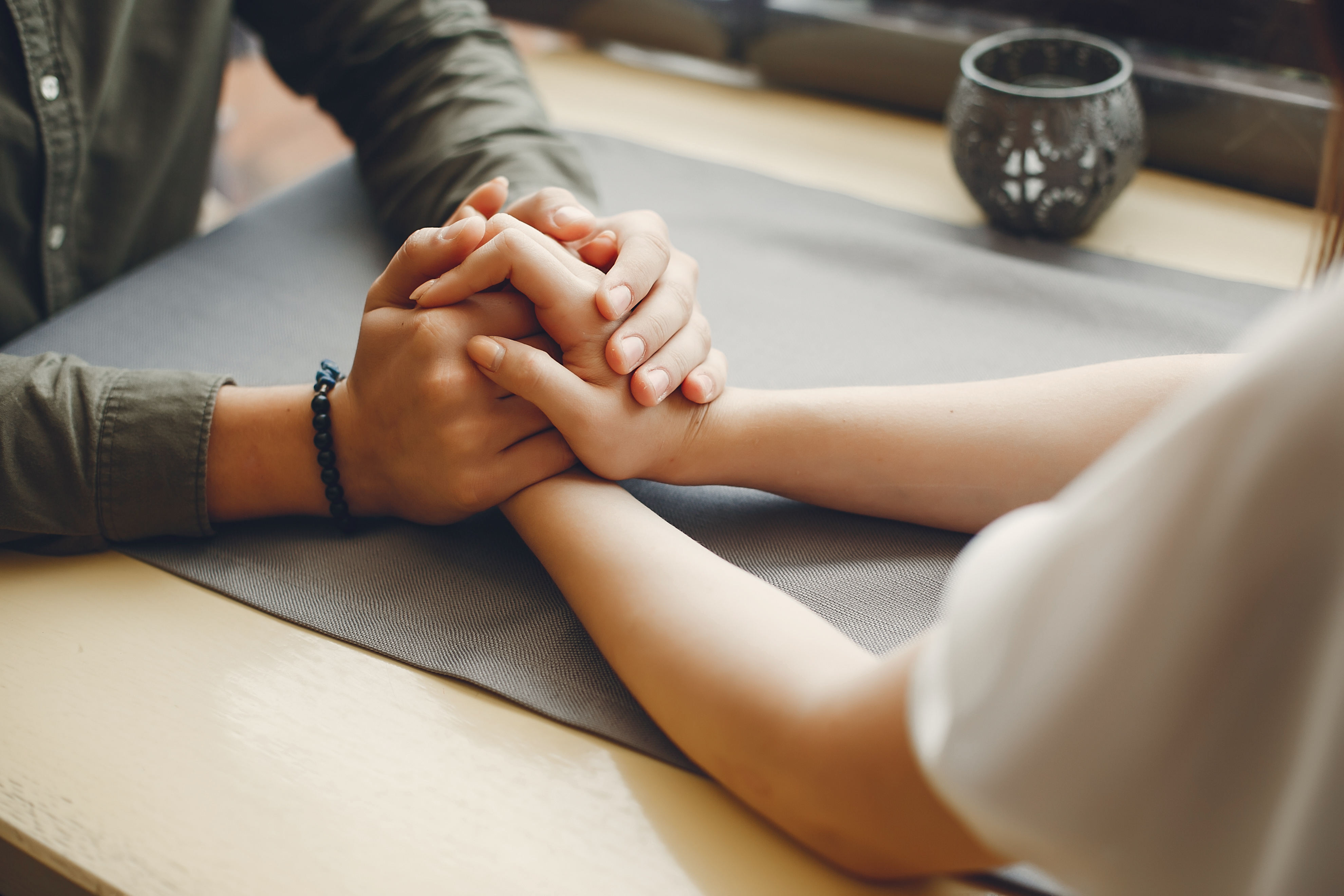 Desperate man dating married woman says he's competing with her husband, needs 'to save her' with his 'blackbelt'