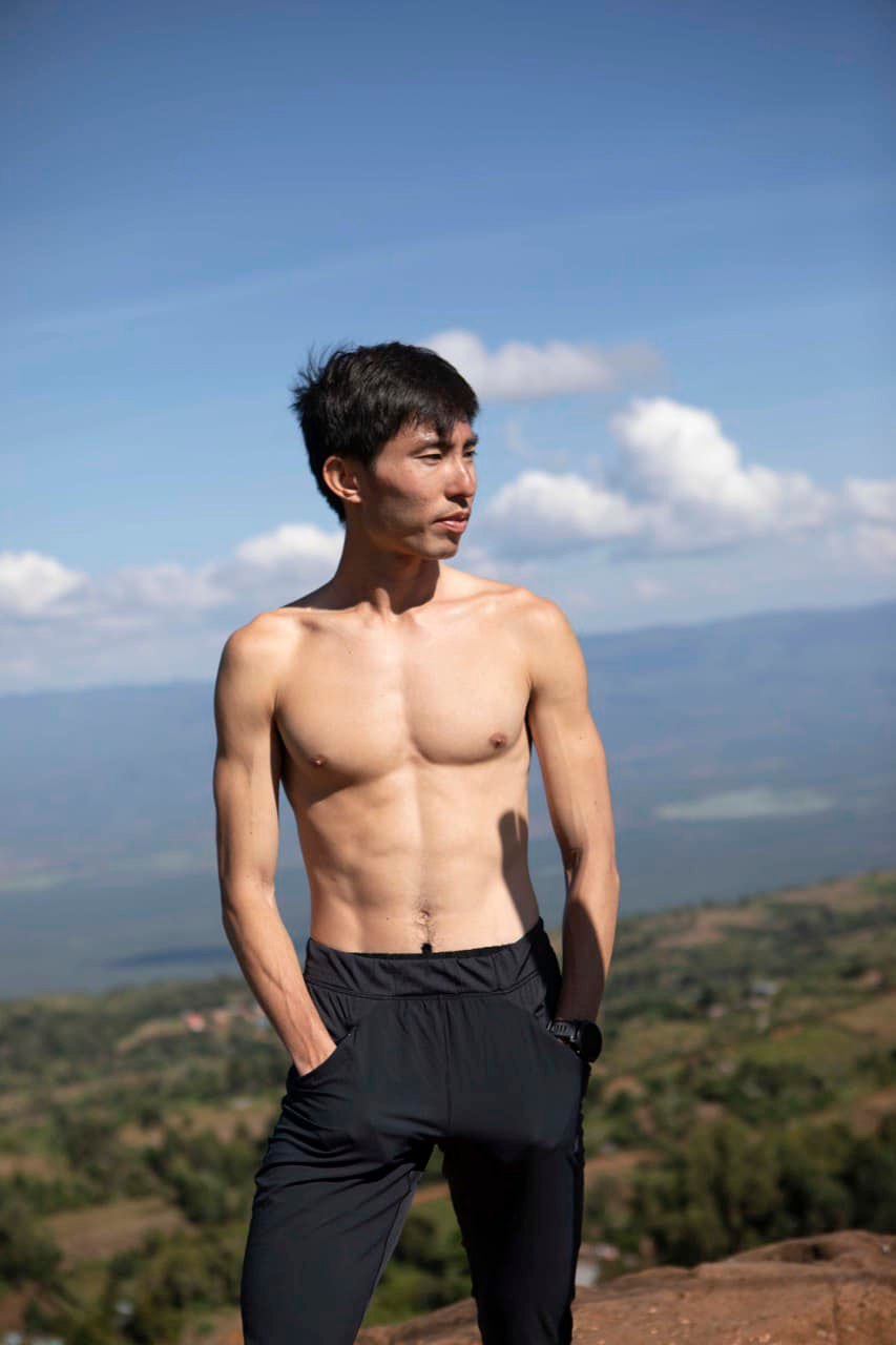 Marathoner Soh Rui Yong gets praised — and ribbed — for his ‘shirtless apology’