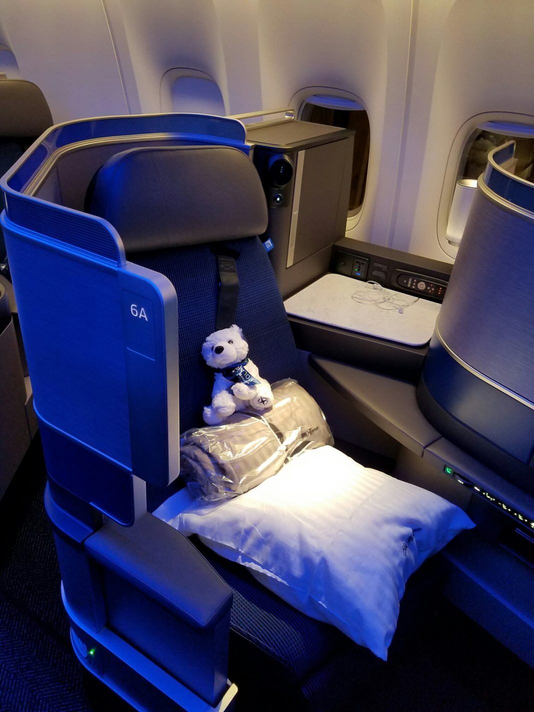 man-sexually-assault-woman-in-the-united-airlines-first-class-cabin-on-a-flight