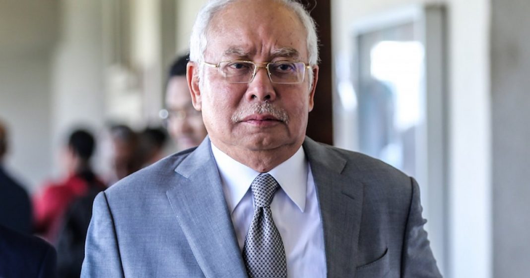 the-battle-between-dr-mahathir-and-najib-has-resumed-spectacularly
