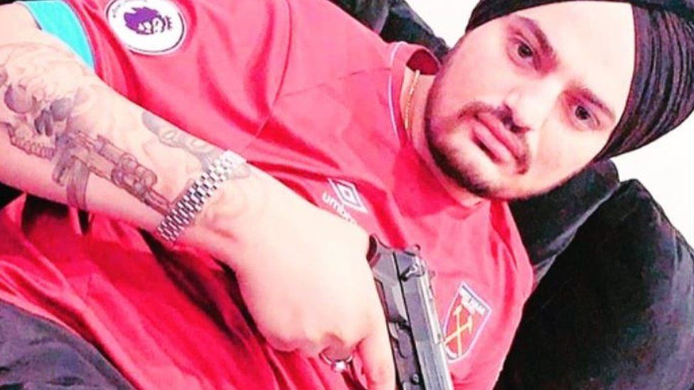 sidhu-moosewala,-a-gun-obsessed-rapper,-was-gunned-down-in-india