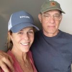 actor-tom-hanks-screams-at-fans-after-they-caused-wife-to-stumble-in-nyc