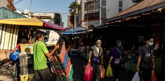 pakatan:-government-should-cut-expenses,-not-subsidies,-to-help-malaysians-with-rising-prices