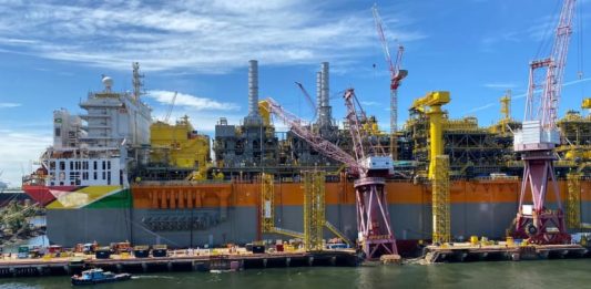 worker-missing-after-falling-into-sea-following-concrete-pier-collapse-at-keppel-shipyard-in-tuas