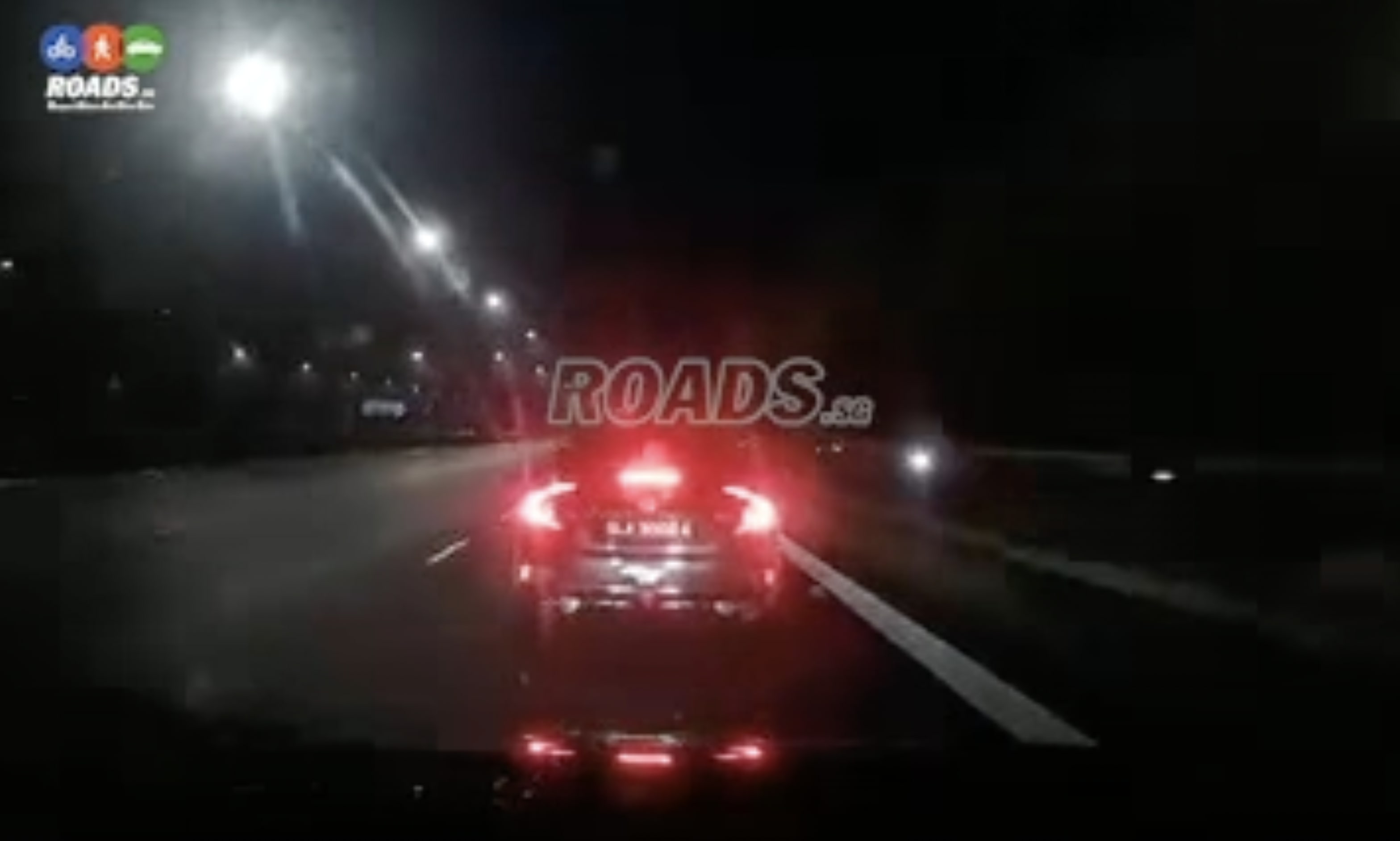 Honda Civic recklessly cuts in front of car that was road-hogging right lane