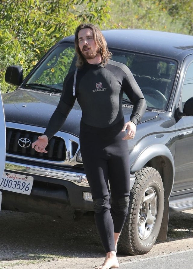 christian-bale-drives-a-second-hand-pickup-truck-despite-having-a-net-worth-of-$120-million