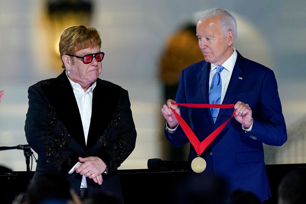 elton-john-teary-eyed-upon-receiving-medal-from-president-biden-during-white-house-concert