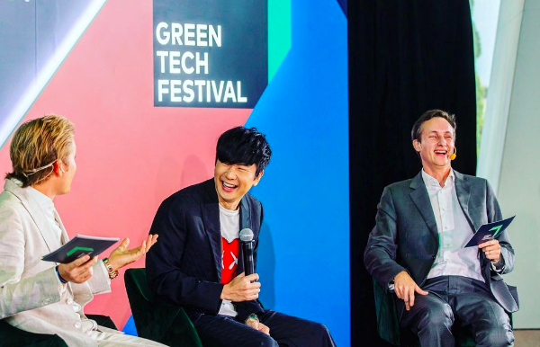 JJ Lin kicked-off the Greentech Festival Conference in Singapore with the 2016 F1 World Champion