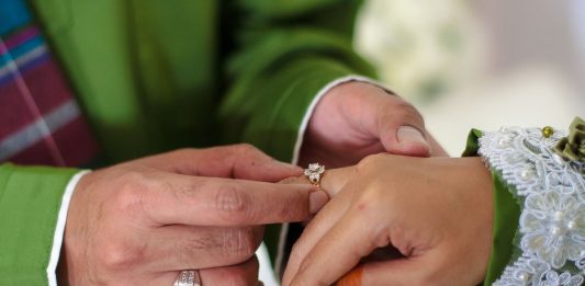 Couple struggles to pay S$12K loan after lavish wedding forced by parents