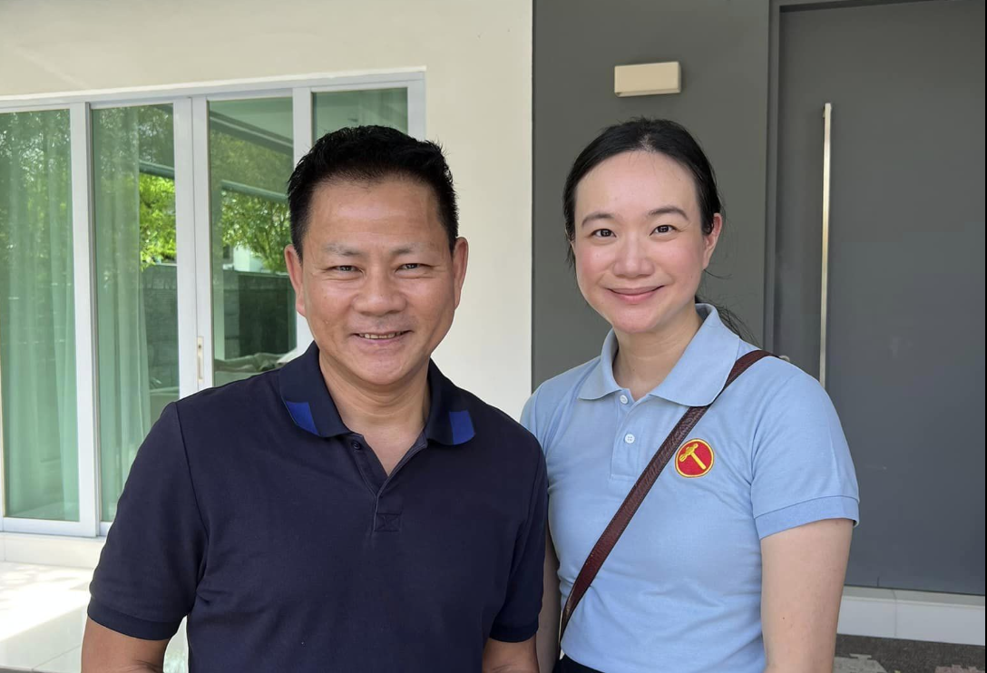 Workers’ Party's Nicole Seah Encounters Celebrity During Taman Bedok Visits