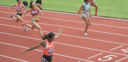 Former SM Tharman and Minister Tong congratulate Shanti Pereira on double gold medal win at Asian Championships