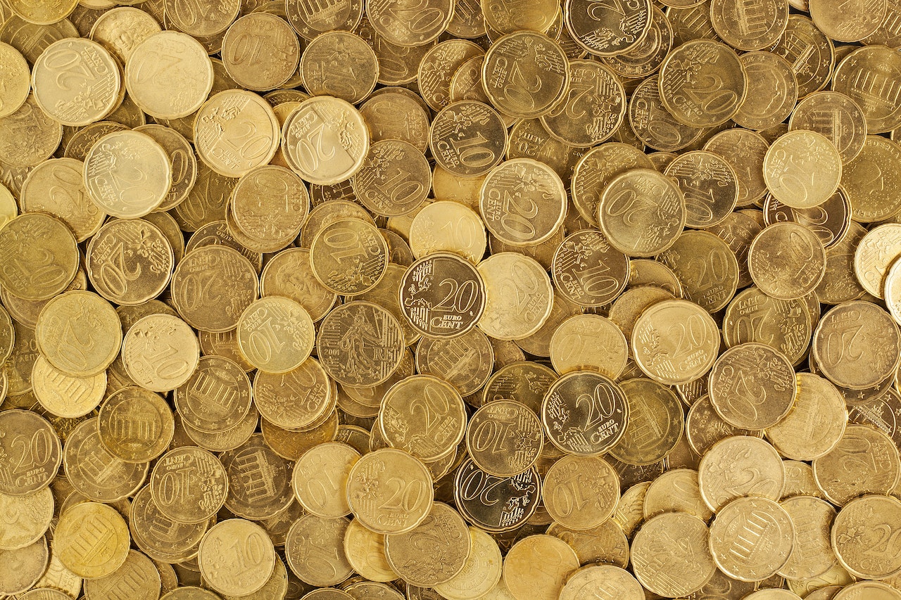 kentucky-man-discovers-700-gold-coins-in-a-cornfield