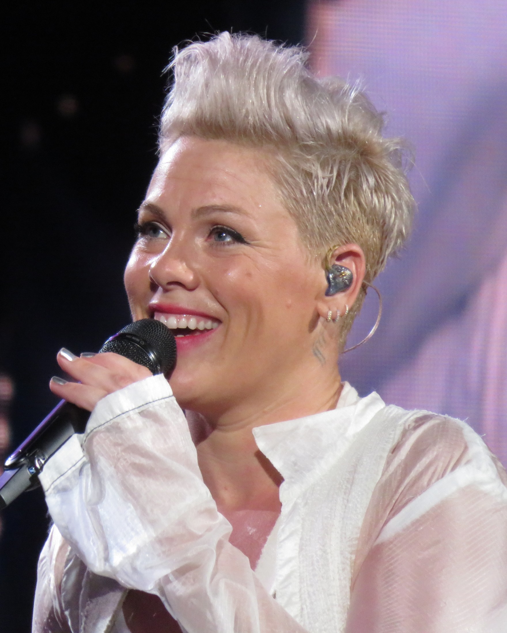 pink-claps-back-at-hateful-birthday-message-aimed-at-insulting-her