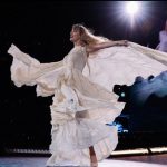 taylor-swift-loses-$12,000-diamond-ring-at-the-vmas
