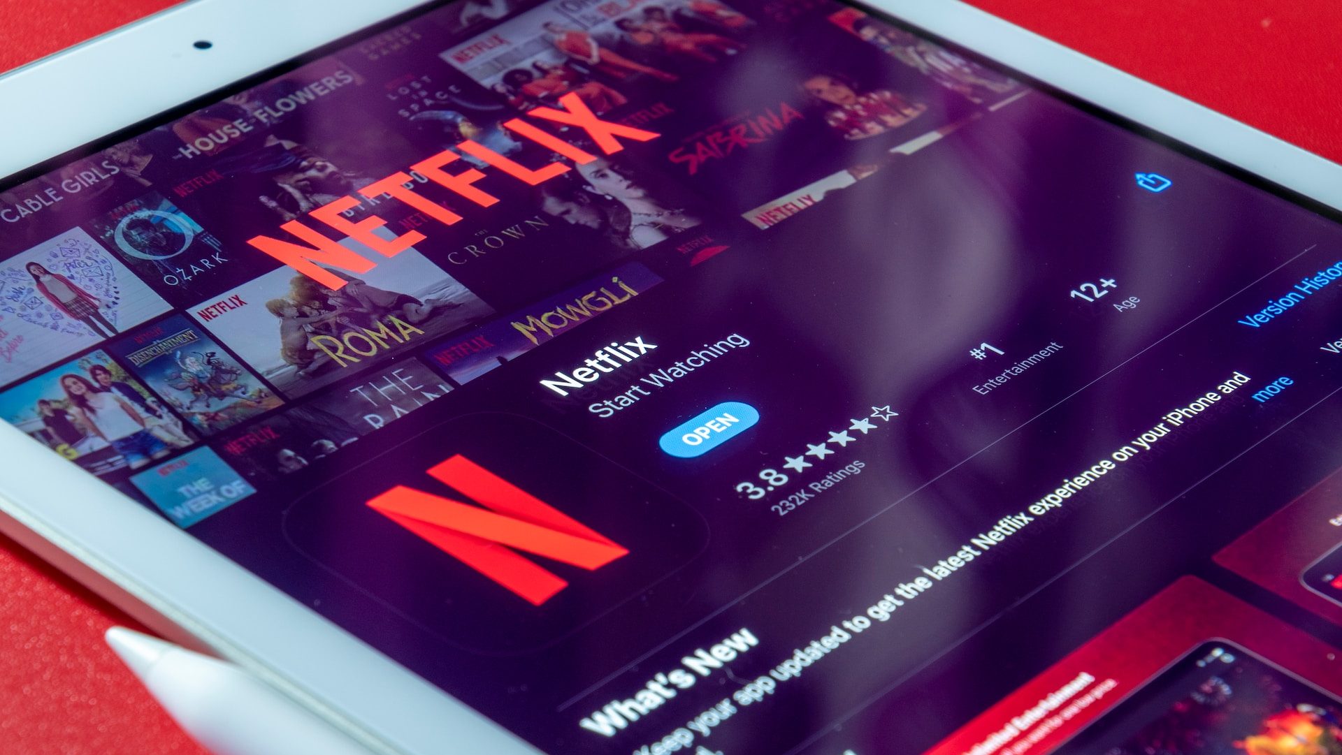 netflix’s-password-sharing-crackdown-brings-6m-new-subscribers-and-price-hikes