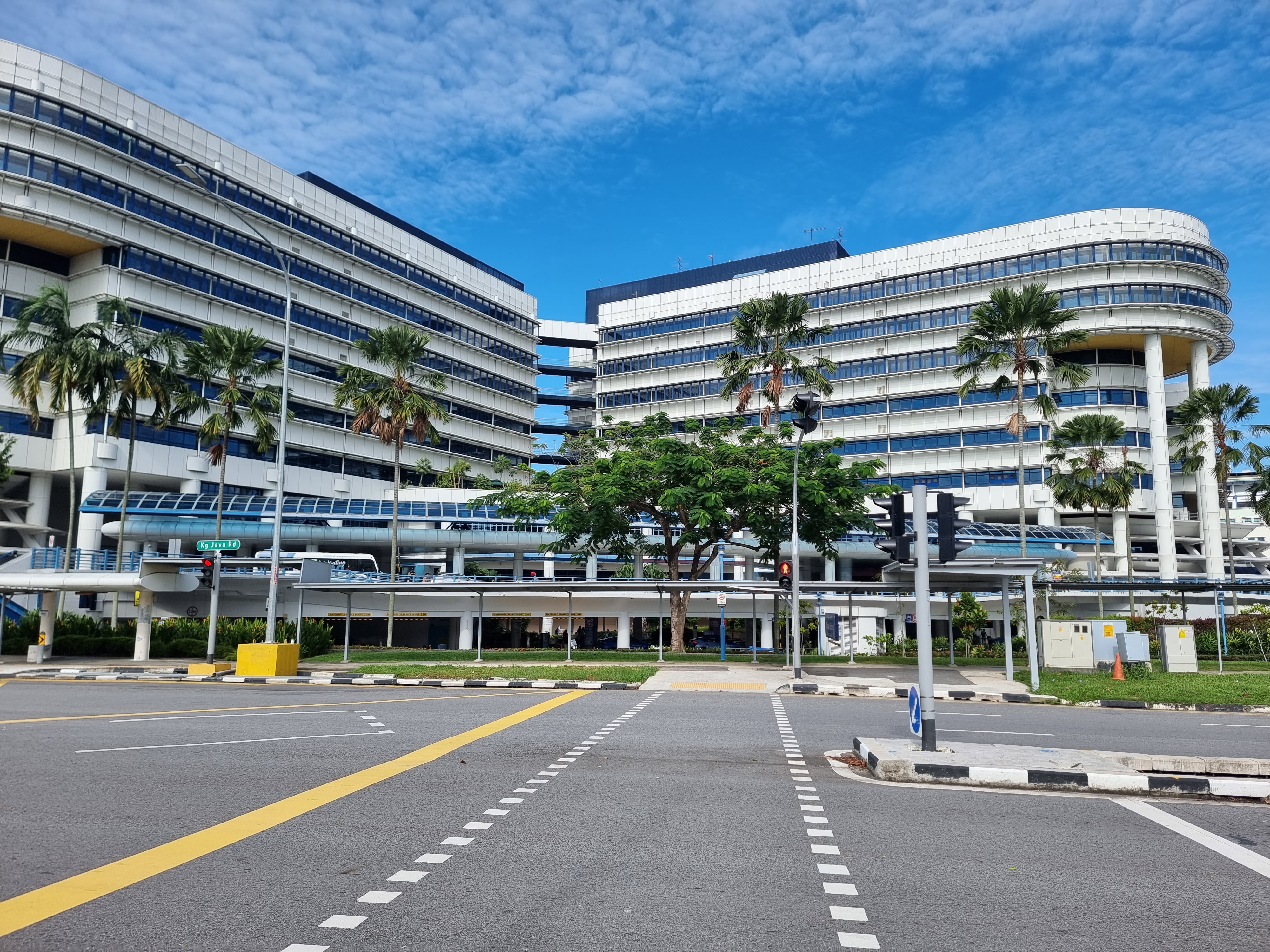 KK Women and Children’s Hospital adopts new advanced minimally invasive surgery to perform hysterectomies