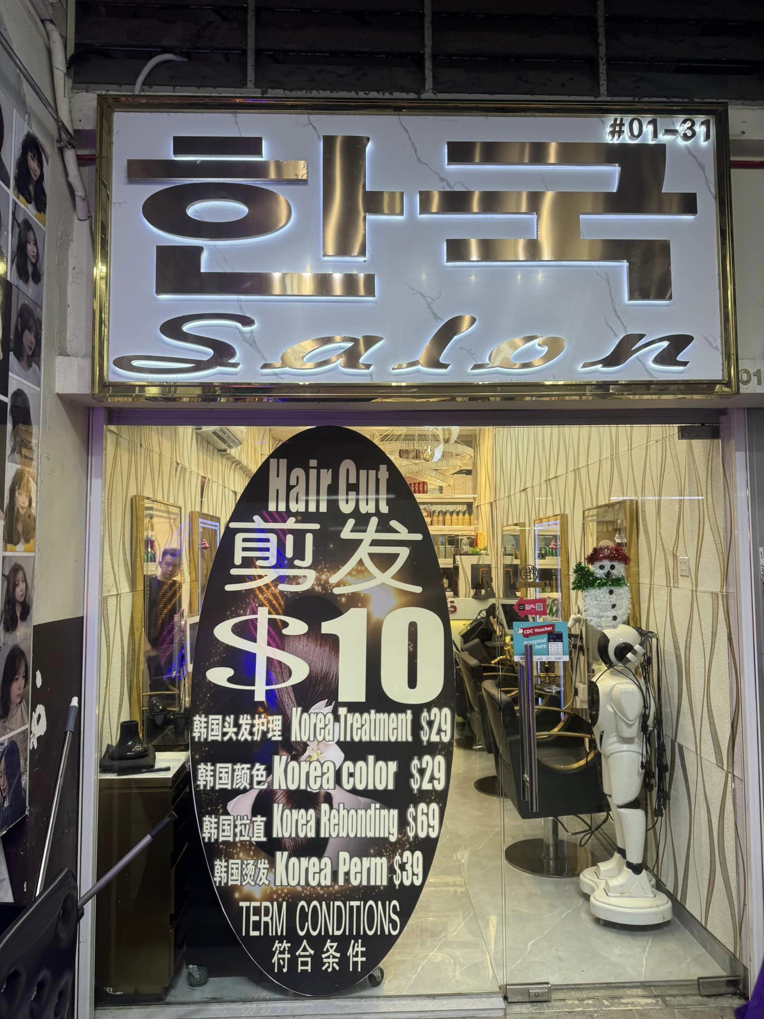 Man confronts salon staff after his mum was charged $521 for hair dye services