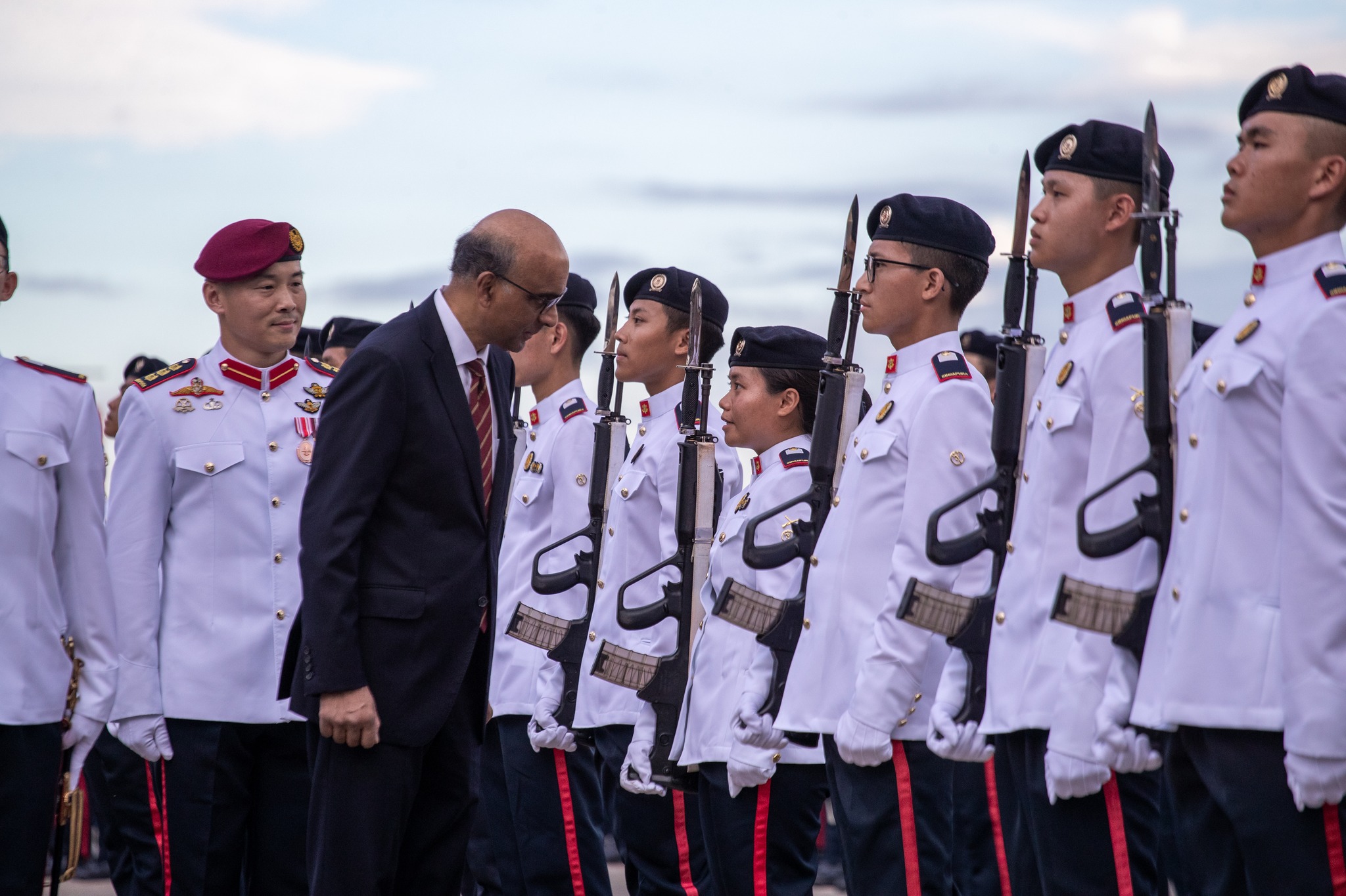Woman gives up 9-to-5 job to fulfil her late father's dream of joining the army