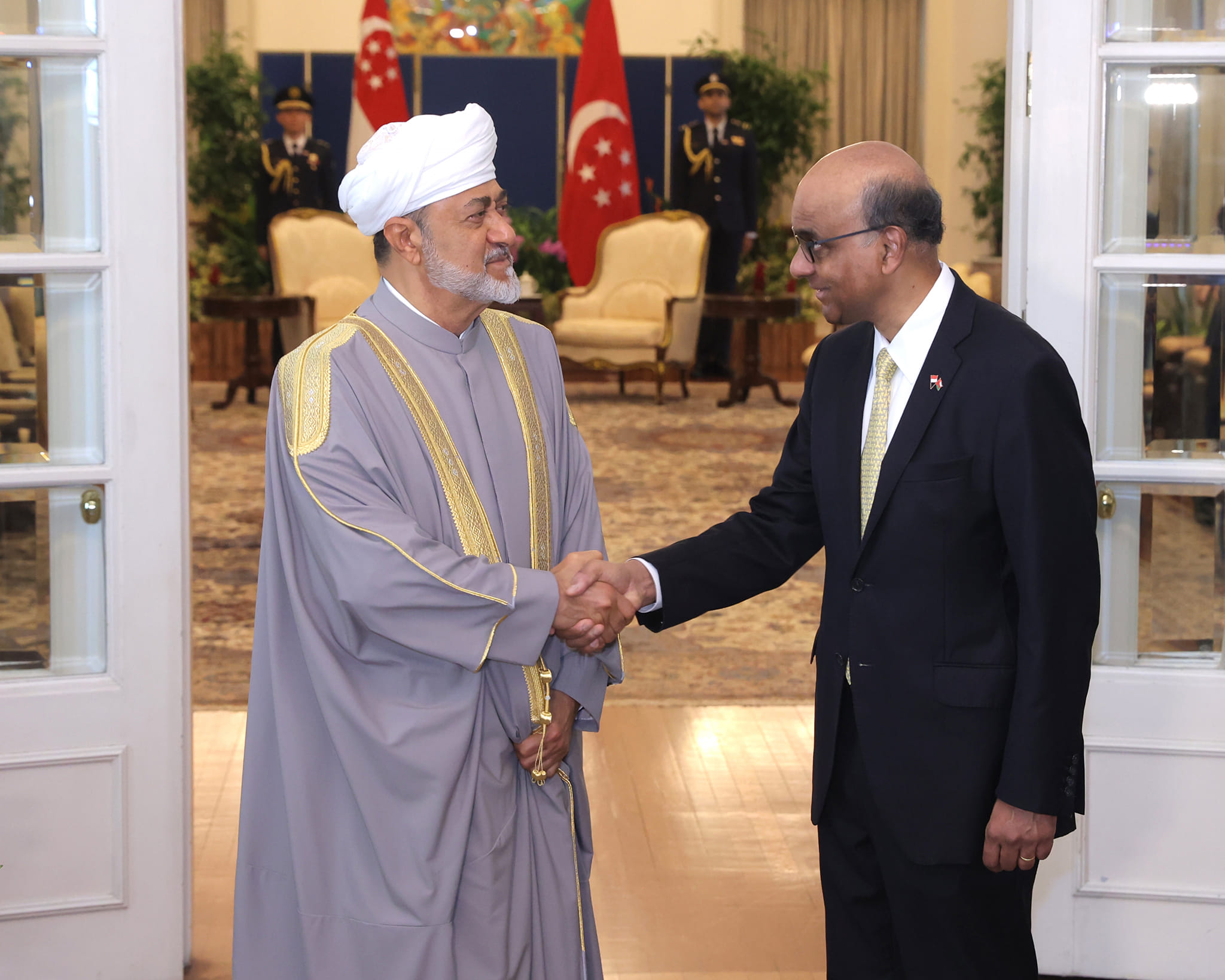 President Tharman Shanmugaratnam and Sultan Haitham Bin Tarik of Oman, shaking hands