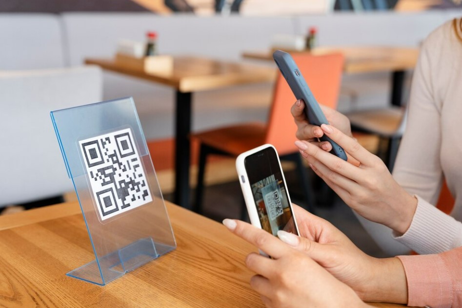 Diner says restaurants now imposing 10% service charge for ordering via QR codes
